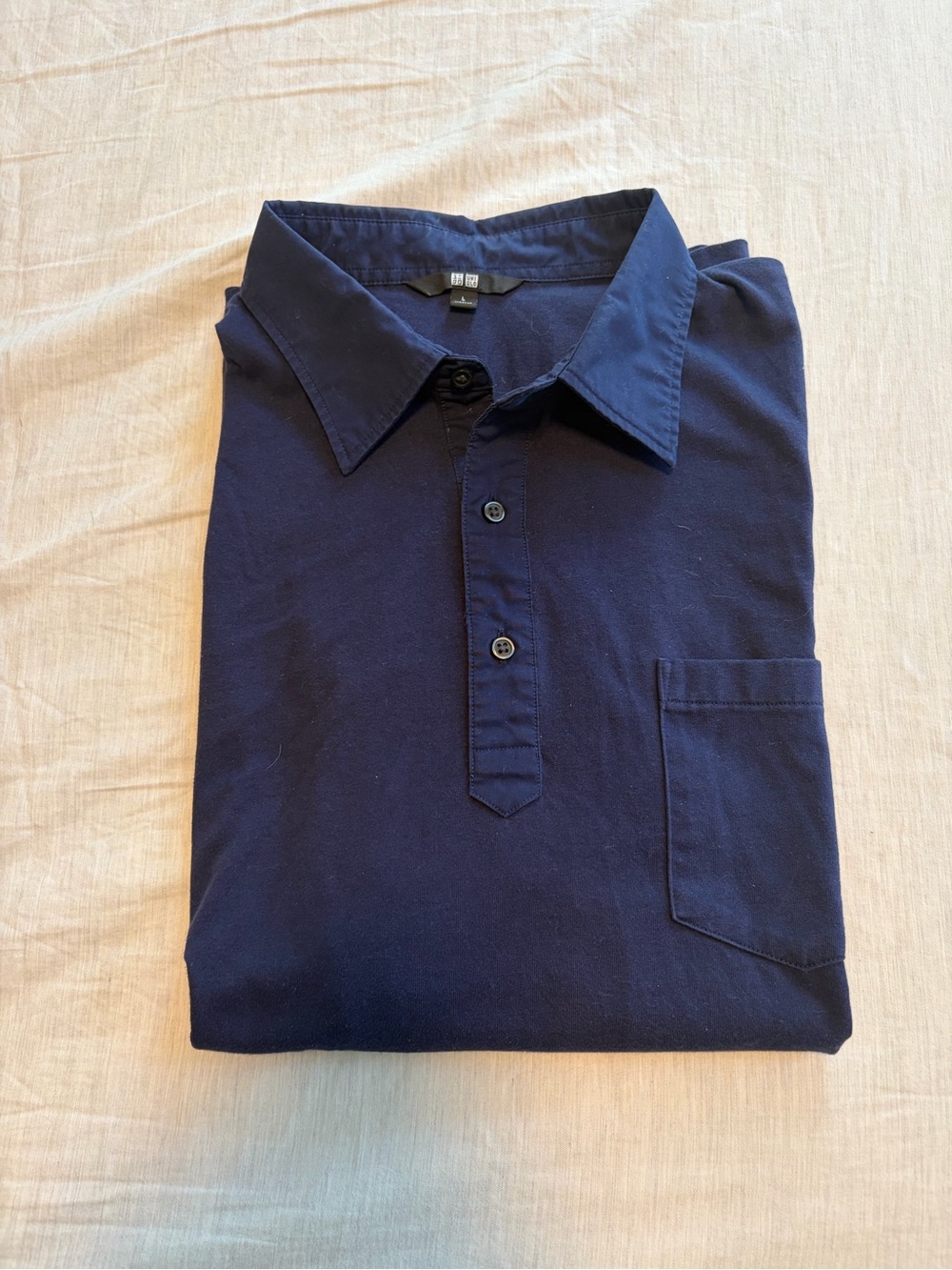 Men's Uniqlo polo  Shirt with Chest Pocket